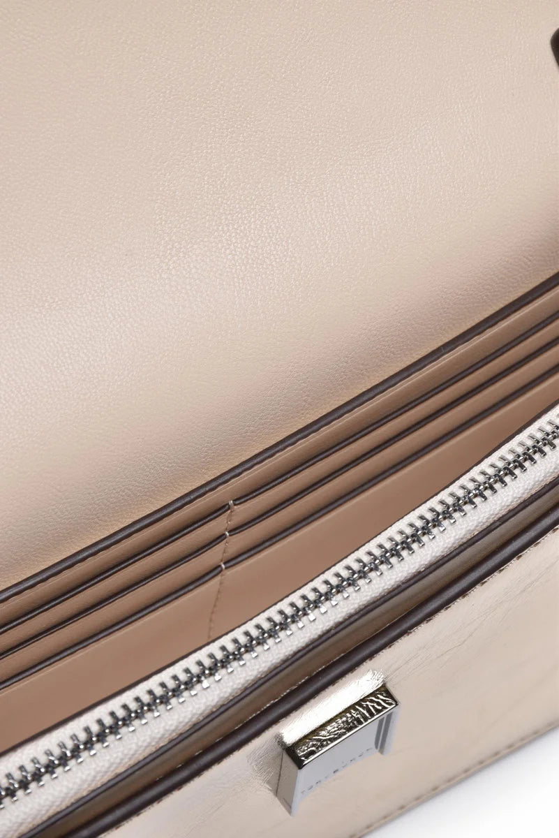 Tory Burch Britten Metallic Chain Wallet Oro