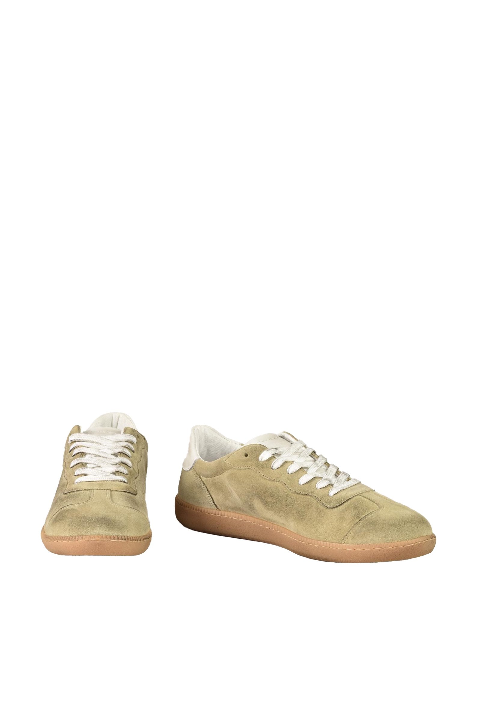 BE980 sneakers