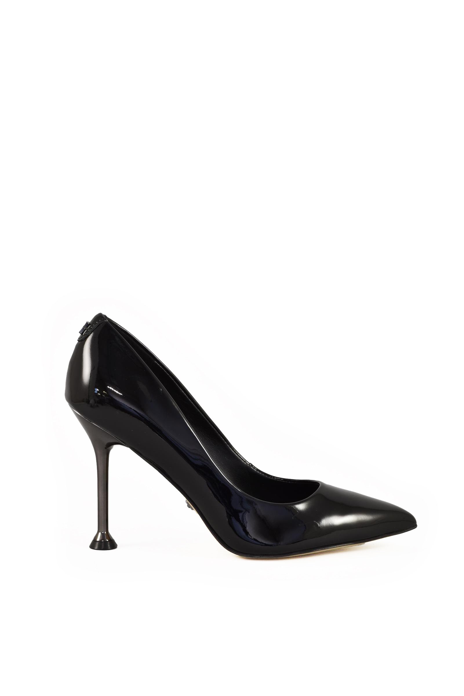 GUESS shoes