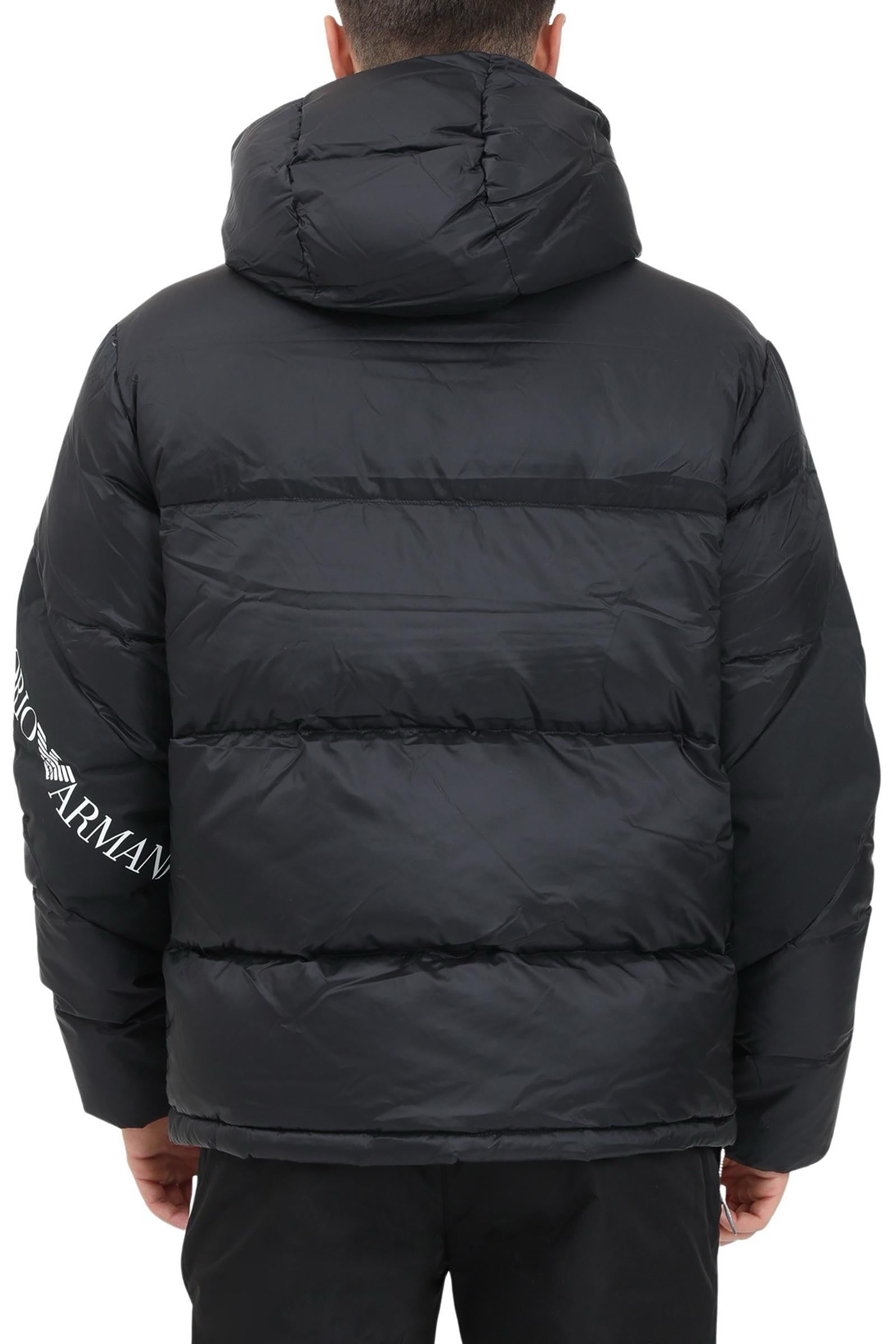 EA7 EMPORIO ARMANI down