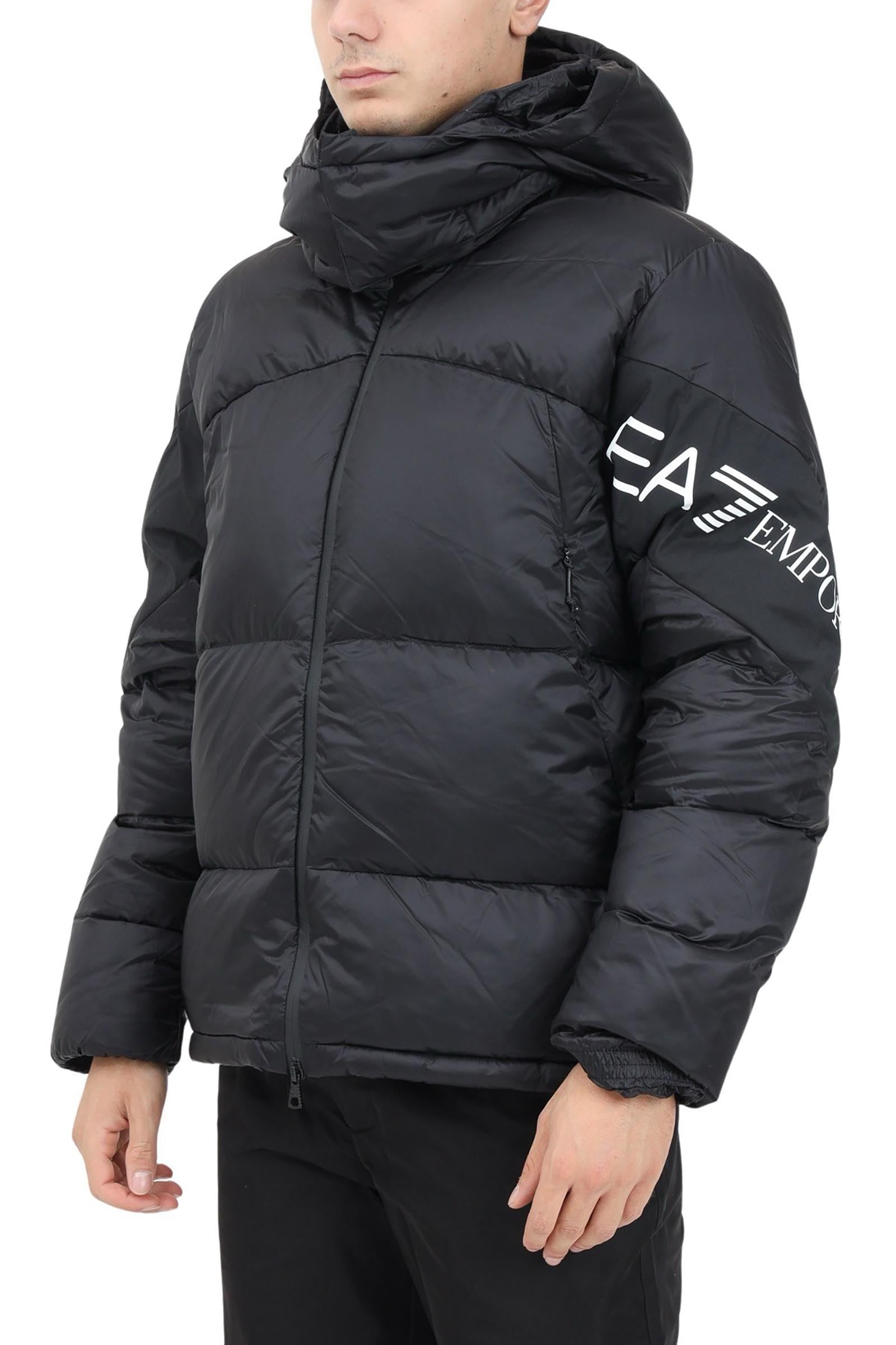 EA7 EMPORIO ARMANI down