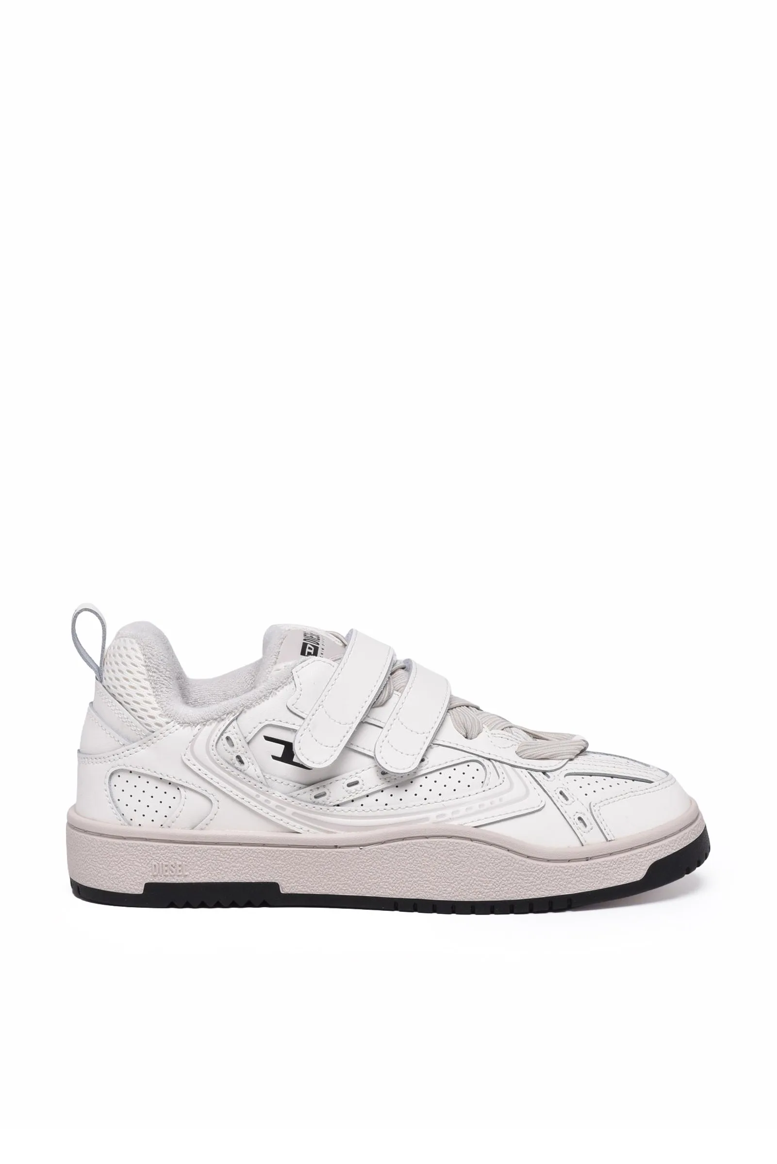 Weiße Turnschuhe